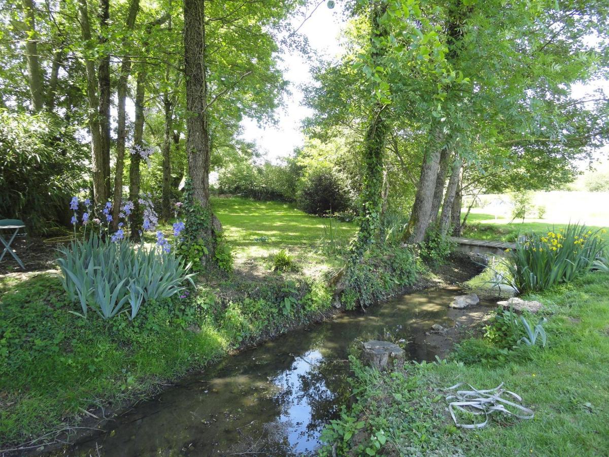 La Petite Vallee Bed & Breakfast La Chapelle-Largeau Exterior photo